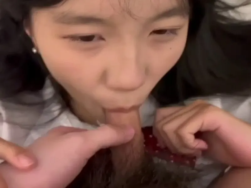 Em loli dễ thương mút cò biến em thành con em đào dâm dục p2
